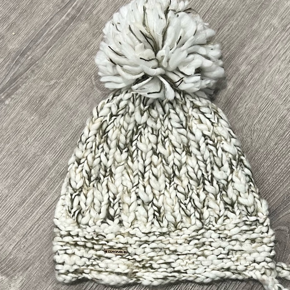 Dakine women’s winter hat